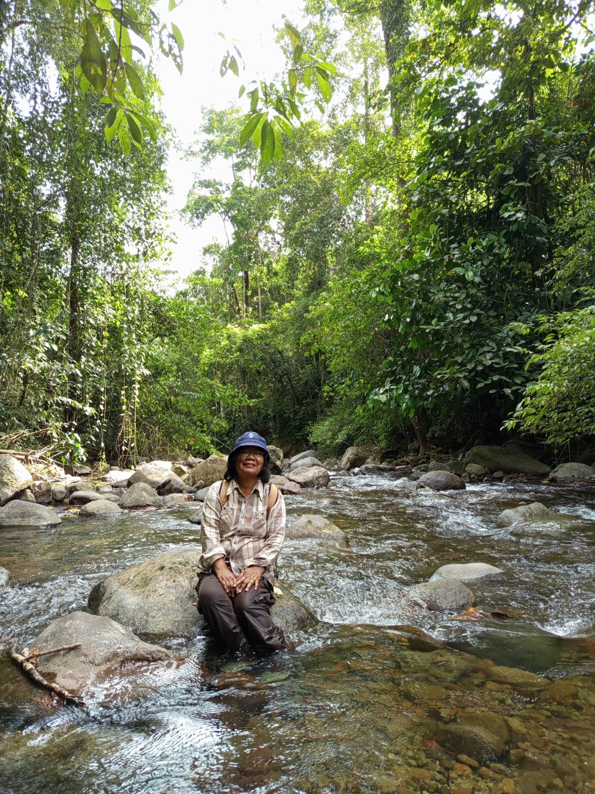 Dr. Ratna Siahaan, MSi